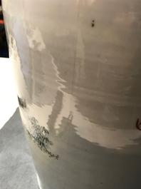 Un vase en porcelaine de Chine qianjiang cai, 19/20&egrave;me